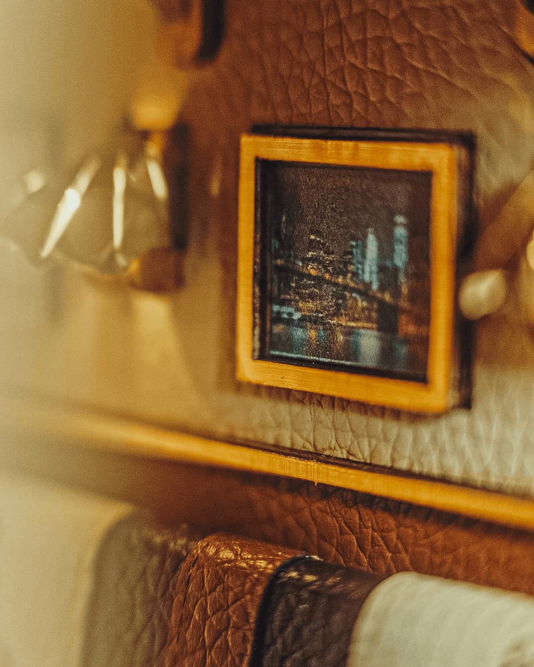 🚂1940s Train Cabin DIY Book Nook: A Moving Nostalgic Journey for Your Shelf 📚